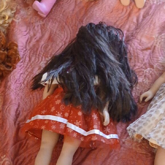 Stylish Doll Set with Red, Beige, and Yellow Outfits - Picture 5 of 7